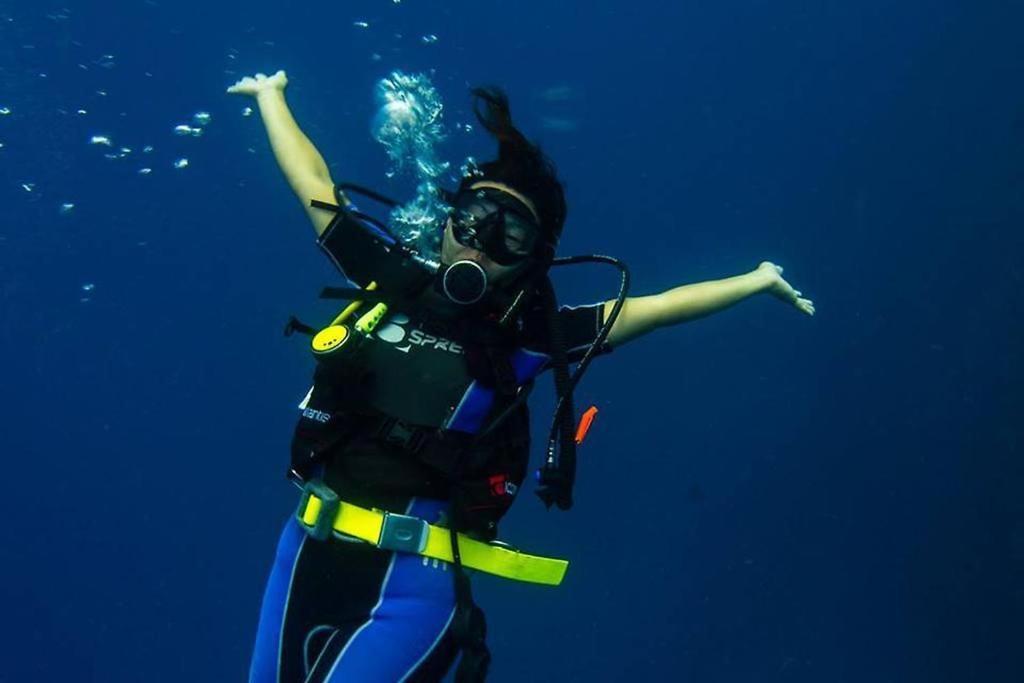 Ratu Kini Dive & Stay 마나 아일랜드 외부 사진